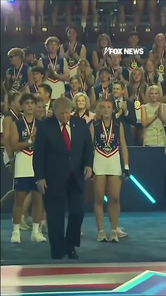 Trump receives STANDING OVATION as he enters Patriot Games #shorts #us #Trump #PatriotGames