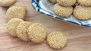Sesame Biscuits 白芝麻饼干 YouTube channel https://youtu.be/clOnIx_oP70 ► Instagram: https://www.instagram.com/katherinekwa/ ► Support my recipe book :https://kathrinekwa.com/ ► Simple Sweet Tooth: http://edu.bigpropel.co/ebook-offer/ | Kathrine Kwa Baking Tutorial - 烘焙教学