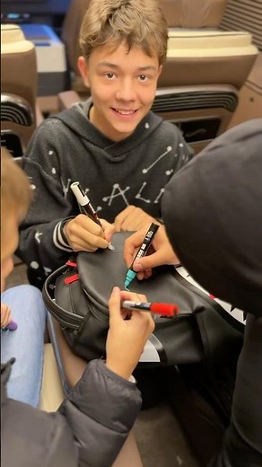 Challenge cu prietenii: imi deseneaza ghiozdanul cu markerele Posca