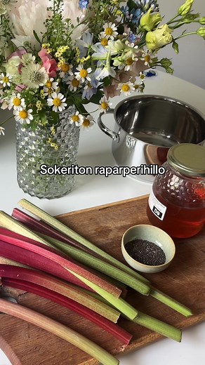 Sokeriton raparperihillo: Helppo ohje kotikeittiöön