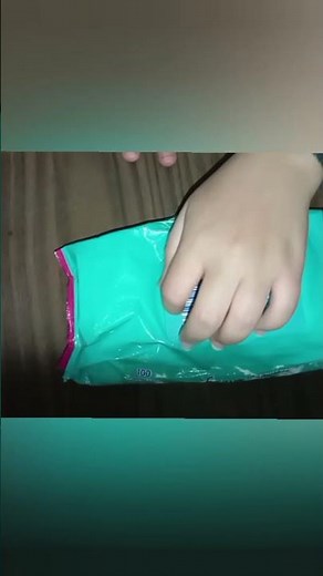 Tissue ASMR – Soft Dry & Wet Sounds