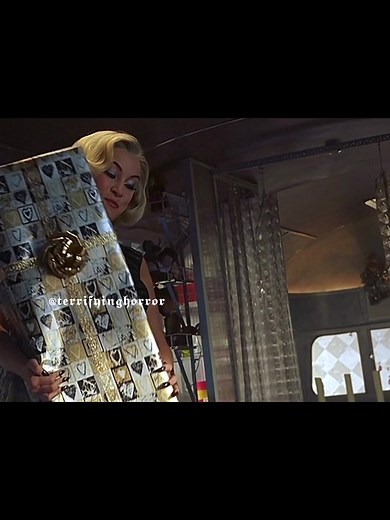 😂🤣🔪💋Since yall loved my last clip of bride of chucky heres another clip of it! Enjoy!!!!!!! Movie name: Bride of Chucky! #fyp #terrifyinghorror #viral #horrorlover #horroraddict #horrormovie #chucky #tiffany #brideofchucky #jennifertilly