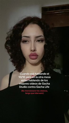 Gacha Life vs Gacha Studio: Debate en la Escuela