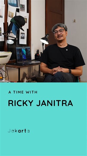 Art Jakarta on Instagram: "Ricky Janitra shared about his approach as a new media artist and his commission work “Lumiphona.Dat”. Janitra took weather data from iForte’s solar panels and transformed it into algorithms that generates the movement of kenong, a traditional Indonesian musical instrument. Kenong was chosen for its universal role as a cycle marker, rhythm regulator, and harmony keeper. Watch the full version on YouTube @artjakarta Visit “Lumiphona.Dat” commissioned by iForte and iFort