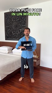 ⏱️ 1 minuto al giorno può letteralmente salvarti la vita (e non è un'esagerazione) ""Non ho tempo per allenarmi"" è la bugia che ti racconti mentre scorri questo video. Ma guarda cosa puoi fare in UN SOLO MINUTO: • 5 squat • 10 jumping jack • 5 piegamenti • 5 affondi • 10 mountain climbers Tutto questo in 60 secondi. Meno tempo di quanto ne hai appena impiegato per leggere fin qui. Per molti, questo video sembrerà una sciocchezza. ""Un minuto? Non cambierà nulla"". FALSO. Gli studi scientifici d