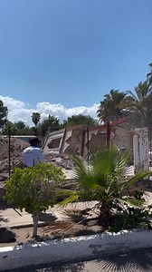 Momento exacto en que cae la torre de la iglesia de Fátima de la colonia Zaragoza en Loreto BCS | SOS Rotativo El Periódico del Pueblo