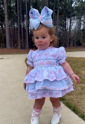 Thank you @The Posh Piglet Smocking Co. for letting me design this sweet outfit for my sweet girl!!!🥹🩵🎀 This outfit is open for a 24 hour preorder now… use LUCY10 to save!🫶🏻 @beekateco #smockedbabyclothes #girlmom #babytiktok #babiesoftiktok #toddlersoftiktok