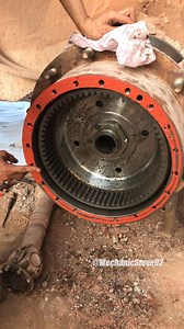 1.1M views · 7.1K reactions | Loader Final Drive Repair | Planetary Hub Oil Leak Fix. #LoaderRepair #FinalDrive #HeavyEquipment #MachineryMaintenance #OilLeakFix #ConstructionEquipment | Mechanic Steve | Facebook