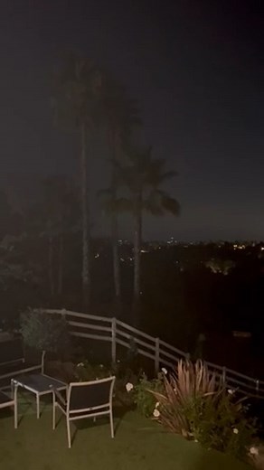 Packs of coyotes scream in the LA night. Volume up. | Gregg Hurwitz