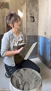 Tiles are getting bigger and bigger. What should a small woman like me do? If they get bigger, I can't hold them. Some big tiles are even heavier than my small body 🤔🤔🤔. #fbreels #reelsfbシ #reels #facebook #reelsfb #viralreels #trendingreels #facebookreels #construction #walldecor #reels #marble #Bricks #trend | Ginni The Painter