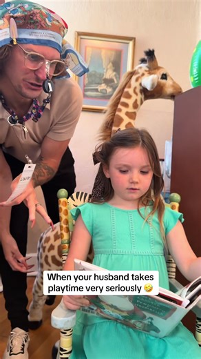 Him behind the statue😂😂 thank you to the Jefferson Carnegie Library for letting us film😊 #foryou #fyp #foryoupage