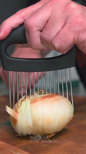 Best way to slice an onion #lifehack #satisfying #mealprep