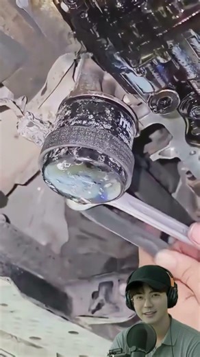 Mechanic Hack: Remove an Oil Filter Without a Tool! #lifehacks #automobile #mechanic #tricks #tools