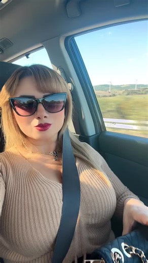 Videos de Luna Lonita (@mouna.morena) con “Original Sound - Unknown”