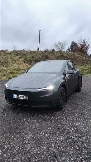 Affordable Tesla for everyone! The Model Y Standard in our in-depth test #modelystandard