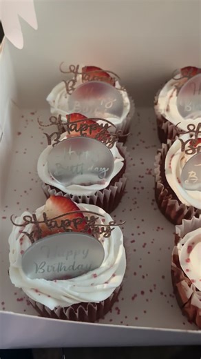 Happy Birthday Cupcakes 🍓🧁 | Cupcakes
