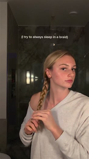 Summer McIntosh on Instagram: "My typical night routine after a long day of training ✨🌙"