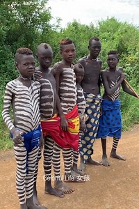 The Harsh Life Of The Amazon Forest Natives...!!! | Colorful Life 女孩