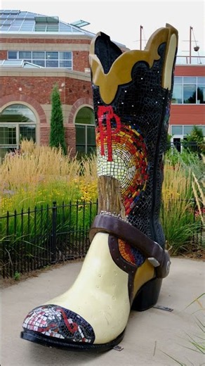 Cheyenne, Wyoming | Western Charm and Colorful Details