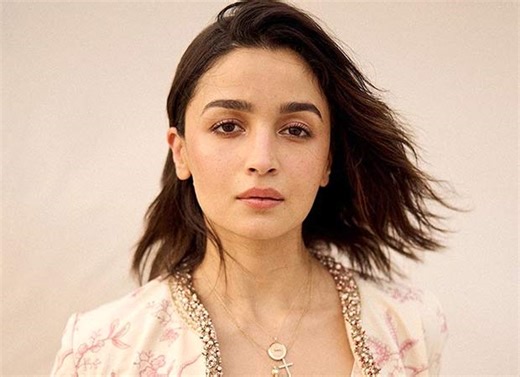 Alia Bhatt joins hands with Amazon Prime Video for young adult drama: Report : Bollywood News - Bollywood Hungama