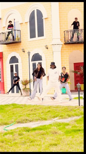 People watching our dance usually starts dancing with us 😁💃🏻🕺🏻💃🏻😍🫶🏻 #dance