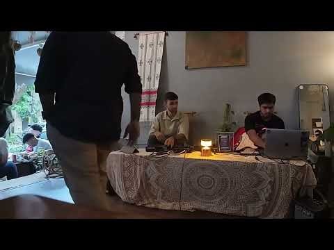 Chill electronica café jam - Jux n Sketch Live @ Fuku Café