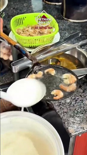 Vietnamese Bánh Xèo is the sizzling crispy pancake your tastebuds deserve