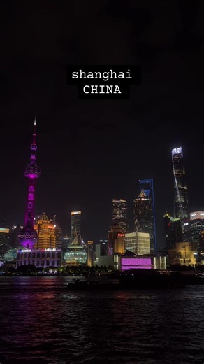 The bund at night is one of the best things to do in Shanghai :) follow for more china travel tips! #shanghai #travelchina #shanghaitravel #thebundshanghai #fypp