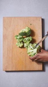 Cutting broccoli into florets will become second nature after you follow Khanya Mzongwana’s step-by-step guide, trust us. 🥦 Find article here: https://brnw.ch/21wVq6I | Woolworths TASTE Magazine