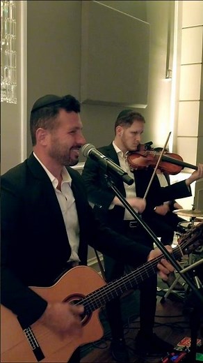Eli Levin singing Oseh Shalom by Shlomo Carlebach at a Sheva Brachos in Lakewood