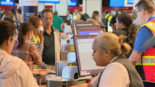 Worldwide tech outage disrupts Sea-Tac flights, banks, KOMO News and more