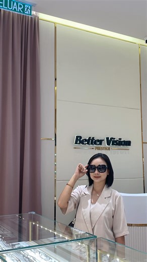 Mak N Lee 麥姐姐 💕 | 第一次体验奢华墨镜配戴服务✨ 在 The Gardens 的 Better Vision， 一次尝试多个高端品牌墨镜🕶️，时尚感瞬间拉满！ 原来我也能找到属于自己的精品墨镜，质感与风格兼具！ 👁️ 无限试戴直到满意 👁️ 特定品牌第二副享 50% 折扣 👁️... | Instagram