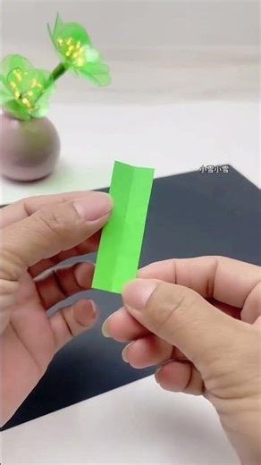 Save some pistachio shells to make a pot of mini tulips. It’s really nice. DIY creative handicra