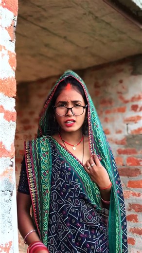 Meenu Rajbhar on Instagram: "#लेाग पैसे के लिए क्या क्या कर रहे हैं#akbarpuriya bhauji#Comedy video viral funny video sort video full HD viral post Instagram Trending reels sort Instagram #virareels❤️❤️ #trending"