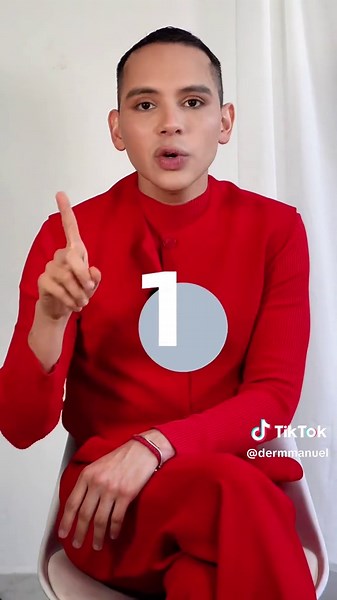 Cada vez estamos más expuestos a los rayos uv y a las altas temperaturas, es por eso que debemos hacer del protector solar un elemento de nuestra rutina diaria ☝🏻️ Esta es la parte II de ✨nuevos protectores solares✨ que recomiendo como dermatólogo y que he probado durante este 2025 🫶🏻 Las marcas mejoran constantemente sus formulas para ofrecernos mejores productos para los distintos tipos de piel 🫂 Recuerda que el protector solar debe retocarse cada 3 o 4 horas ☀ Platícame en los comentarios