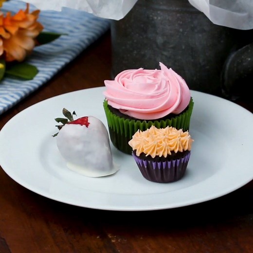 This would be a cute date idea?! Recipes: https://tasty.co/compilation/frosting-tips-for-pretty-cupcakes | Tasty