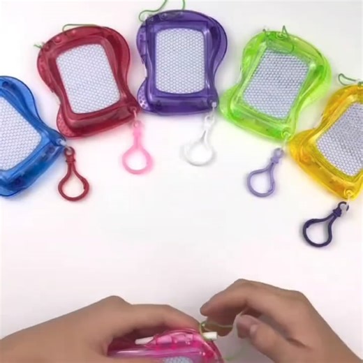 DoodleMate™ – Mini Magnetic Drawing Board Keychains captionless