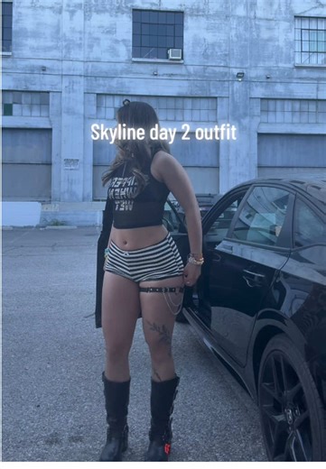 Everyone’s fits @SKYLINE ate😩 #skyline #raveoutfit #edm #ravetok #edmtiktok