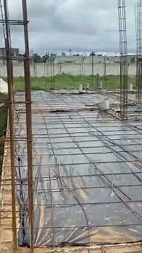 La pose du film polyane avant le dallage pour un sol parfait ! 💯 #Construction #BTP"