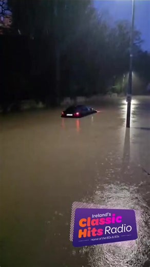 🚨 Over 20,000 homes accross Ireland are left without power, while multiple urban and rural areas are being flooded. Met Éireann has issued orange and yellow rain warings 🚨