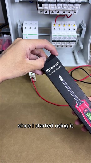 I found the perfect electric test pen. Although it’s a screwdriver,it doesn’t prevent it from working well.#screwdriver #tester #TikTokShopSpringGlowUp #diytools #fyp #screwdrivervoltagetester