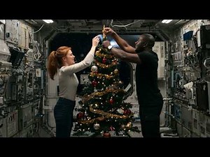 Astronauts Decorating Christmas Tree in Space Station – Zero Gravity Celebration! 🎄🚀
