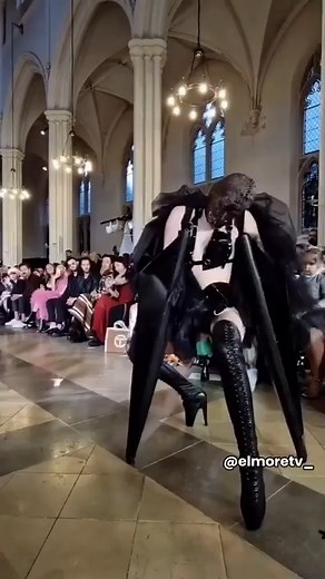 Primera vez en un desfile de modas😳👗👜 | Elmoretv