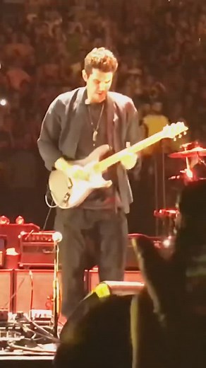 John Mayer Gear on Instagram: "Still Feel Like Your Man - Live at the Madison Square Garden (July 26, 2019) The amp setup for this specific show was a PRS J-MOD 100 amp, a Two-Rock John Mayer Signature and a Two-Rock Sterling Signature amp, an amp he used heavily during the Continuum tour, based off the Dumble Steel String Singer 004 He was playing a PRS Silver Sky Tugnsten with maple board. This tone was achieved with the Boss OC-3 and the Electro Harmonix Q-Tron+ envelope filter. For overdrive