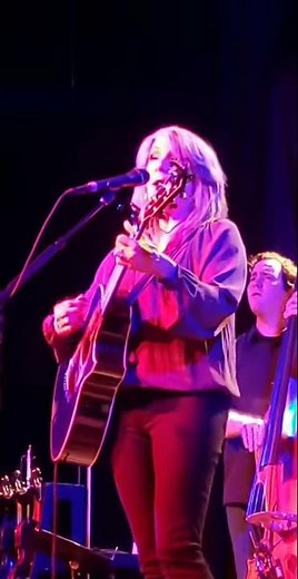 Kathy Mattea "Eighteen Wheels and a Dozen Roses" small snapchat clip McKinney, TX MPAC 2/20/20