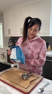 Use the ‘dip and sweep’ method to measure flour. Don’t be like clueless chef! https://t.co/hHD1z6QAhc | Jessica Gavin
