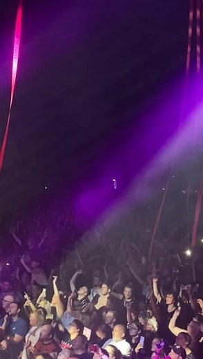 Summer is off to an incredible start so far... Edinburgh you were awesome 🔥💥 | Biffy Clyro