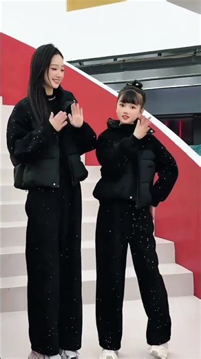 Title: Warm & Stylish: Fleece-lined Silver Girl's Dress - Must-Have Winter Fashion