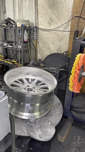 3.5M views · 15K reactions | Polishing on a wheel machine. #metalpolishing #metalfinishing #detailing #forgedwheels #mobiledetailer #metalpolisher | Renegade Products USA | Facebook