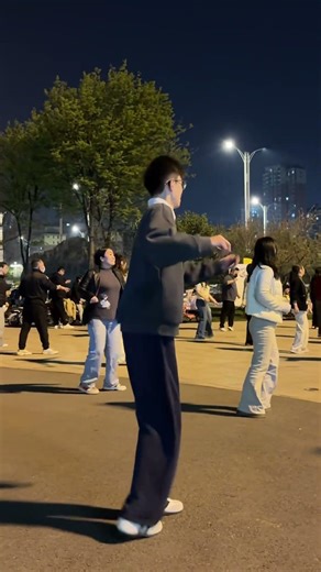 Summer has quietly arrived # Pink Memories # Young people challenge square dancing